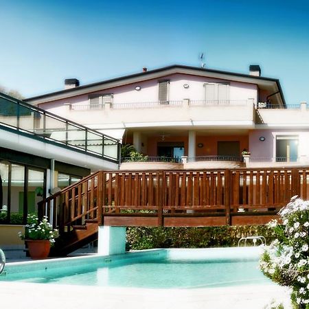 Villa Dei Romanzi Tortoreto Exterior foto